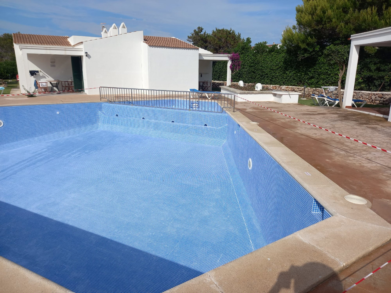 Swimming pool rehabilitation and renovations